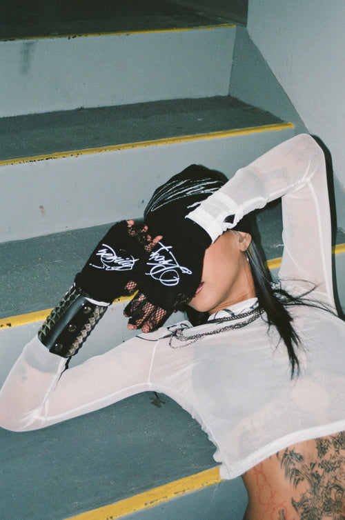 Prosperity fingerless gloves