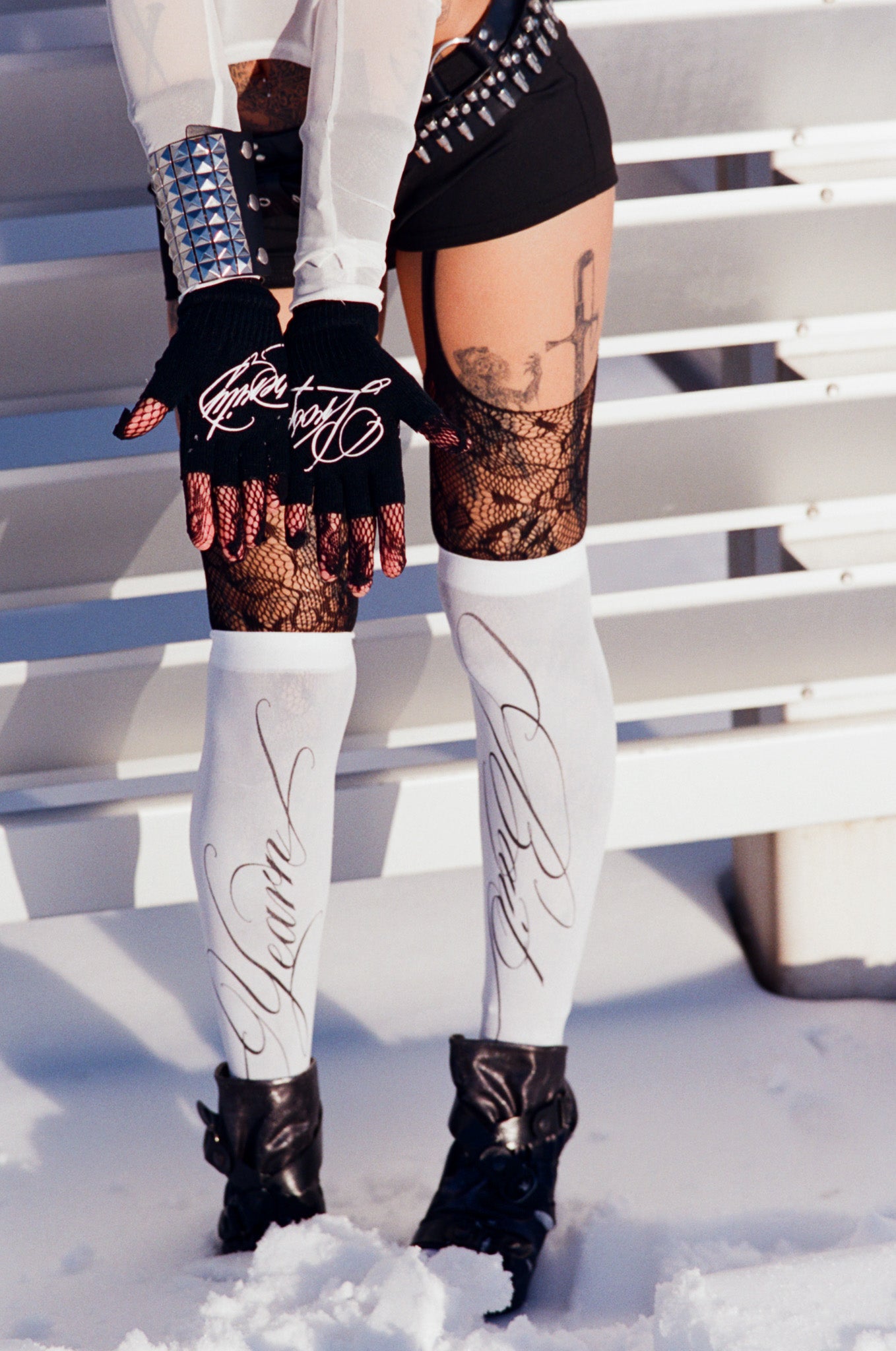 Prosperity fingerless gloves