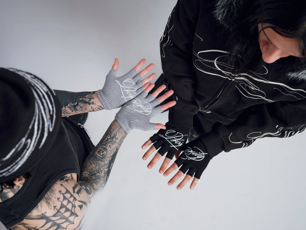 Prosperity fingerless gloves