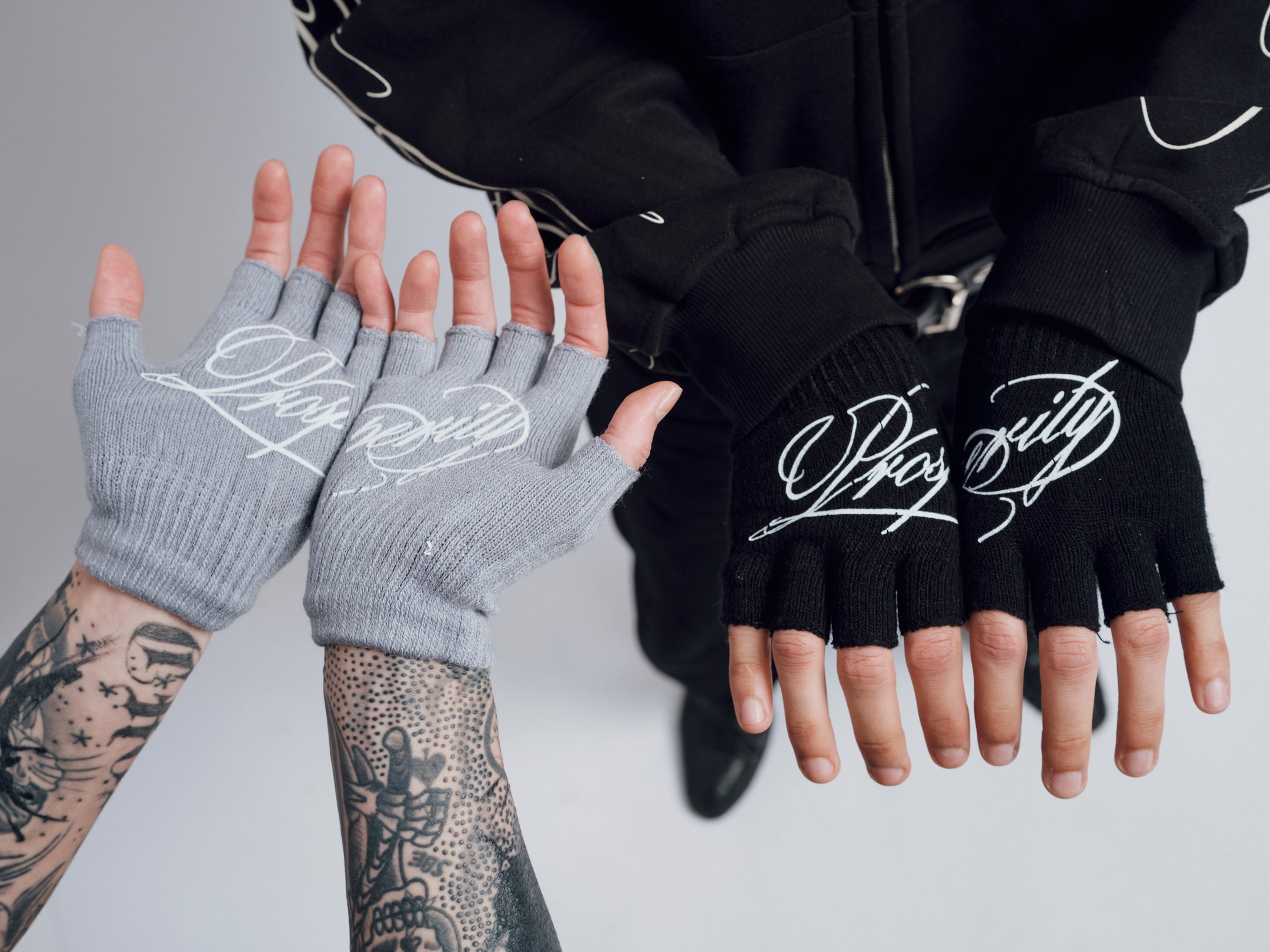Prosperity fingerless gloves