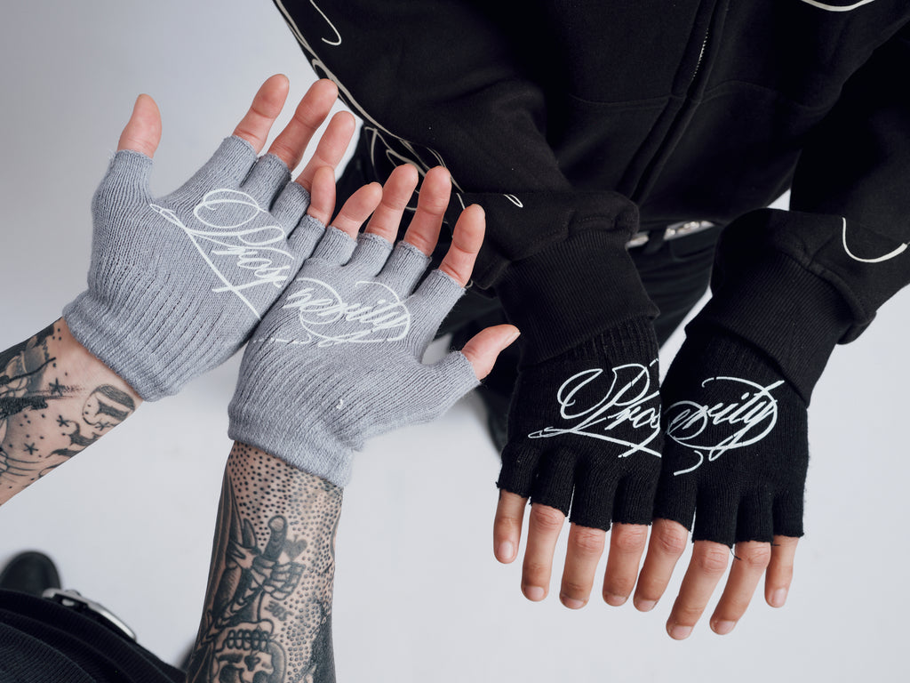 Prosperity fingerless gloves
