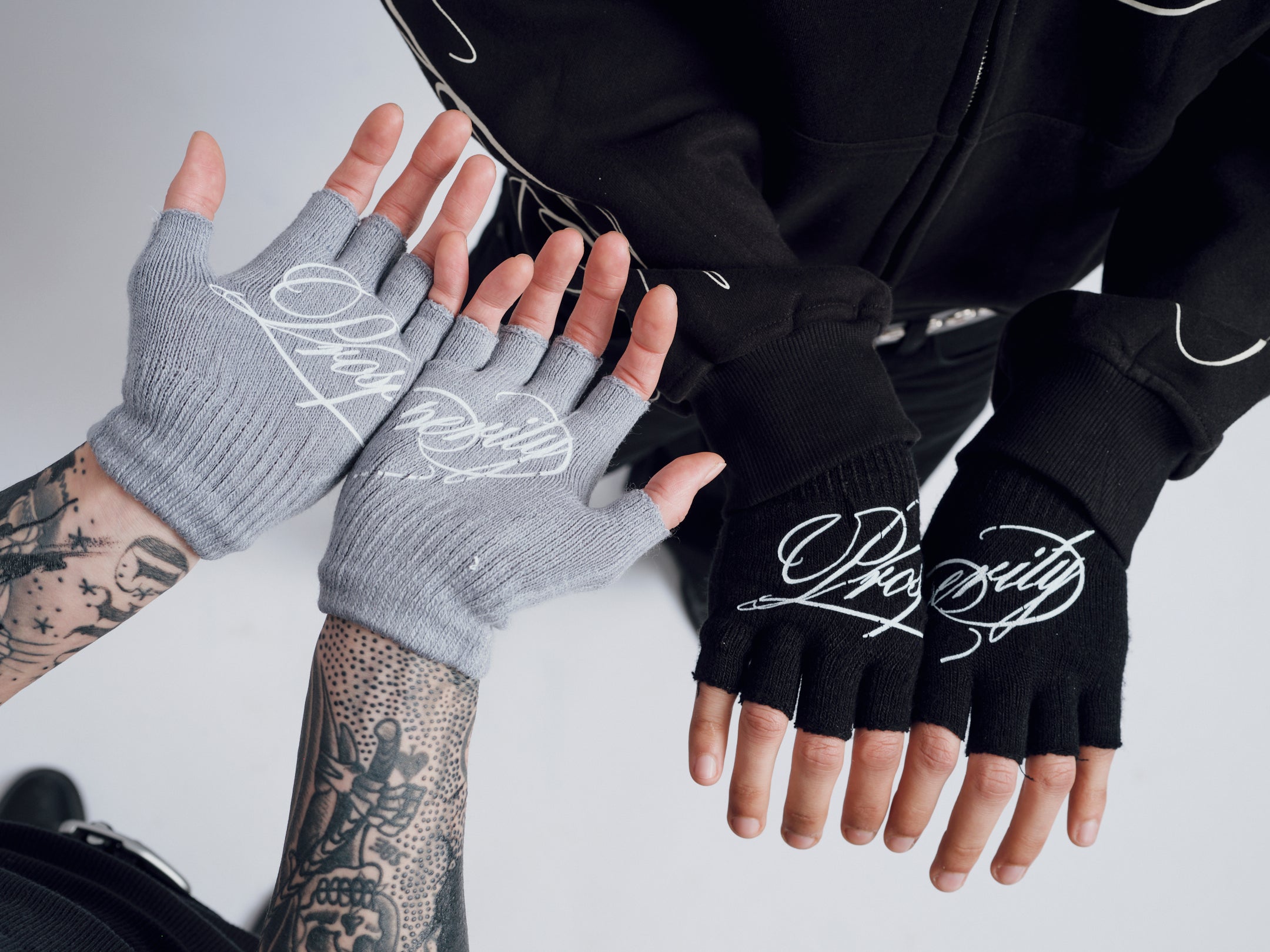 Prosperity fingerless gloves